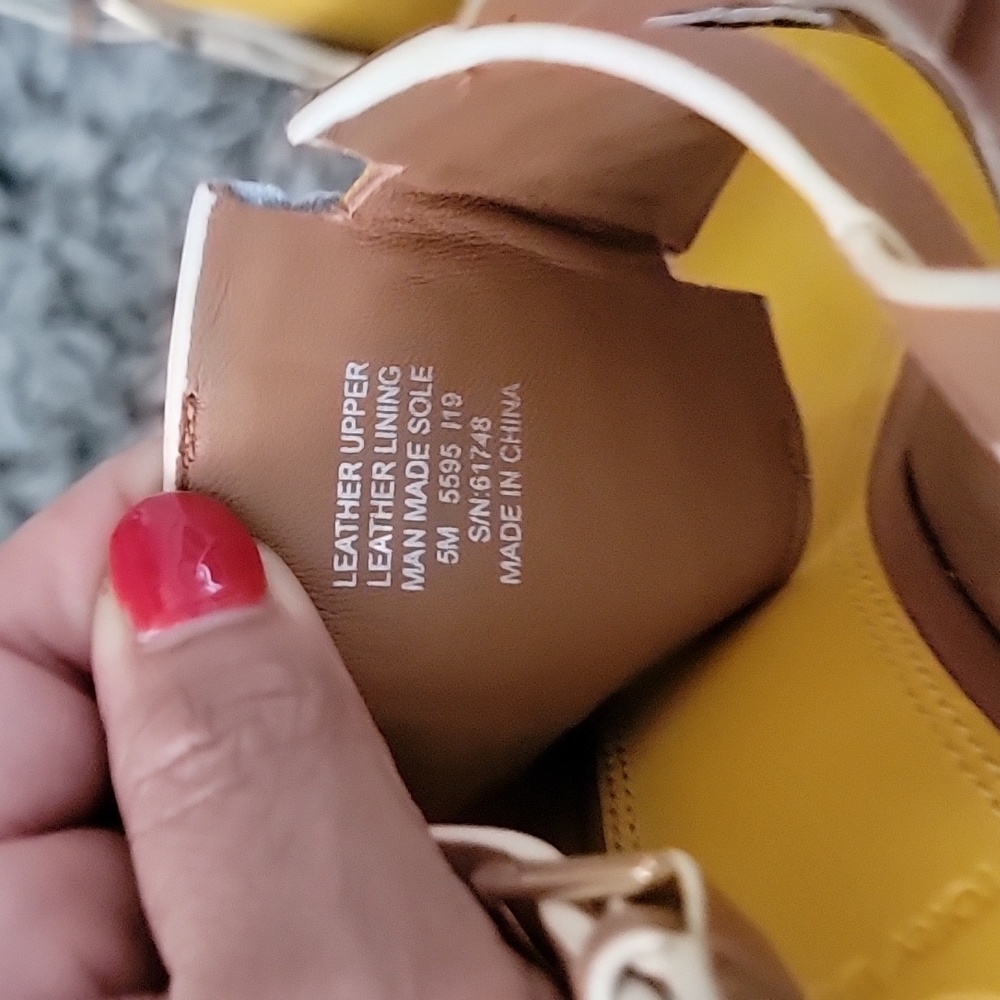 Tory Burch - Picture 4 of 8